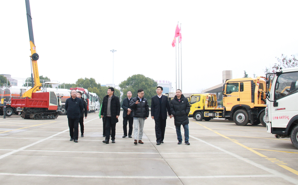 热烈欢迎中城工业集团总经理张树中一行莅临楚胜参观指导